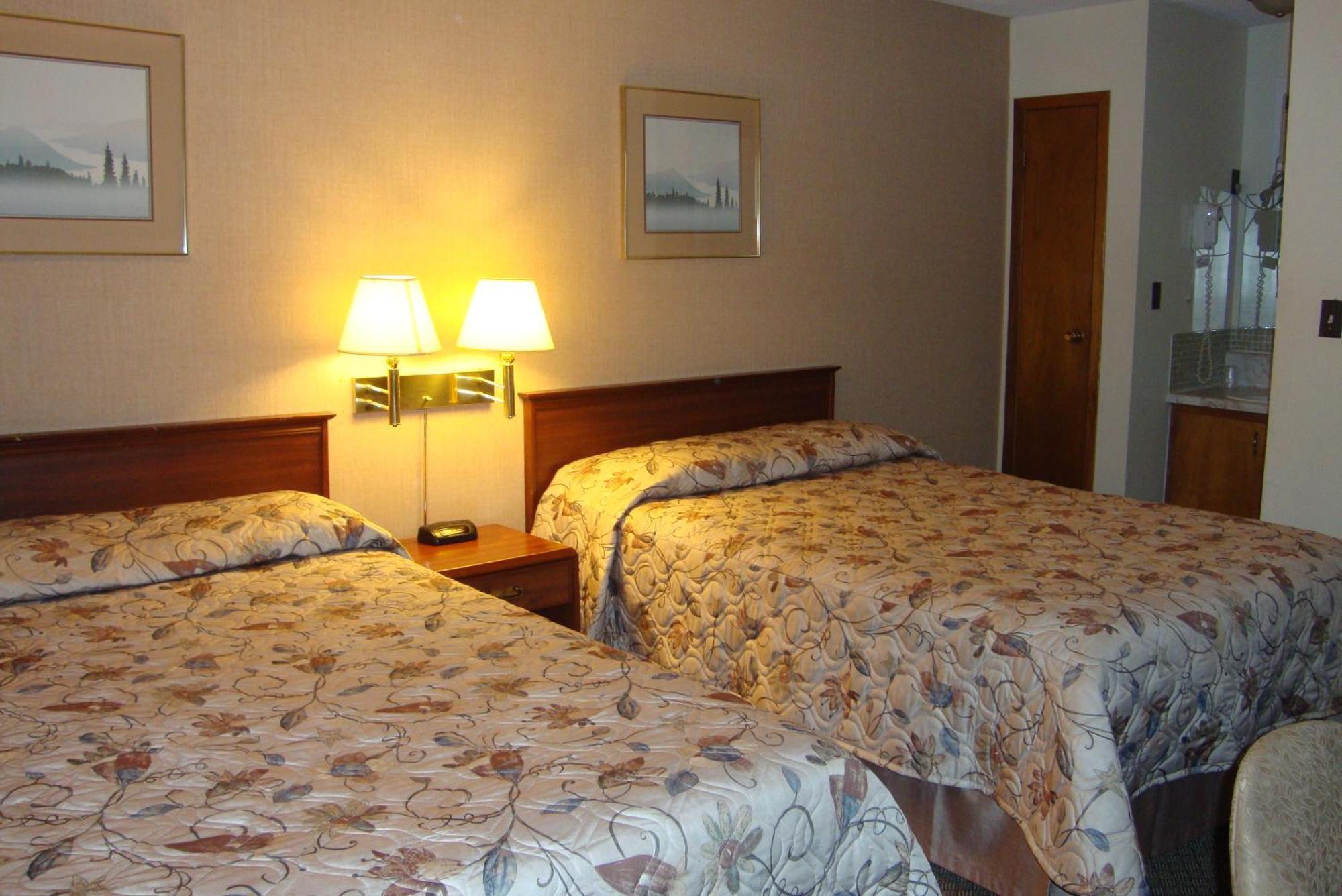 Royal Napanee Inn Greater Napanee Экстерьер фото